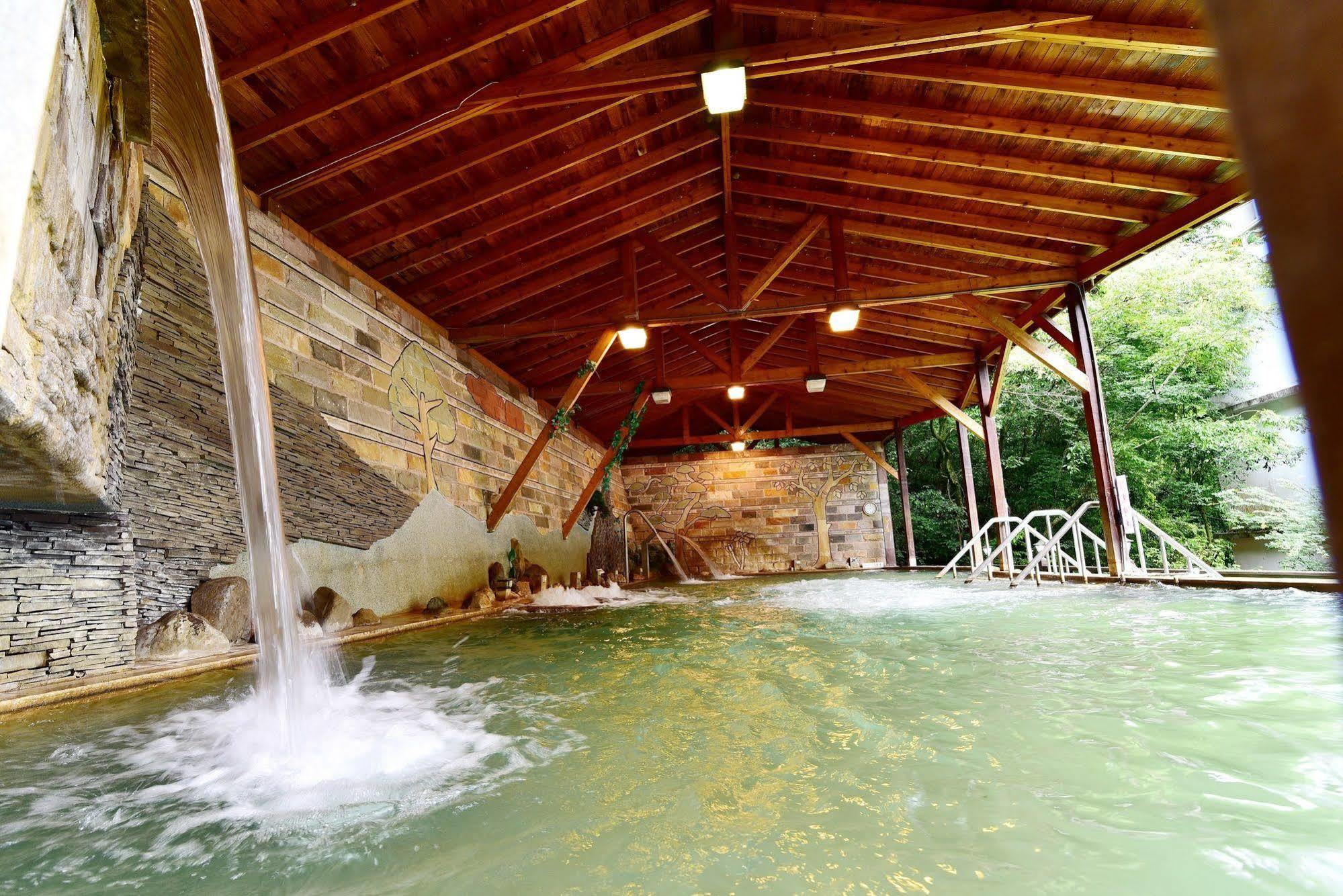 Jenq Yang Hotspring Hotel Renai Exteriér fotografie